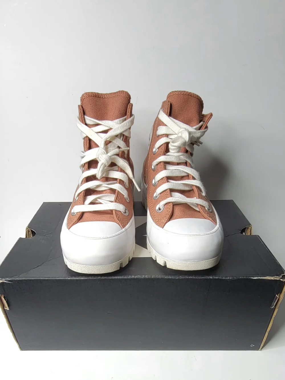 Converse Chuck Taylor All Star High Top Lug-Sole Sneakers in Rust Size 5.5 - Picture 2 of 13
